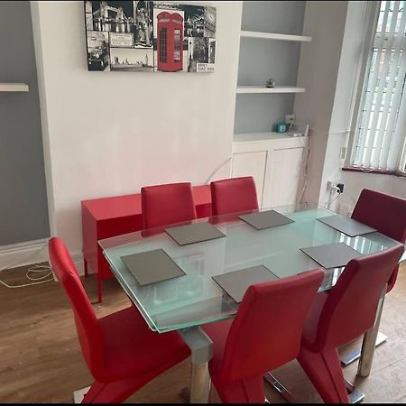 Wv1 Budget Contractor Stays- 5 Beds - Discounts Ok Wolverhampton Kültér fotó